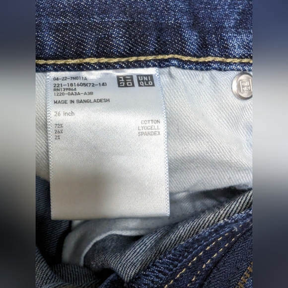 UNIQLO Womens Jean Shorts 26 Inch Frayed Hem Preowned - Picture 3 of 10